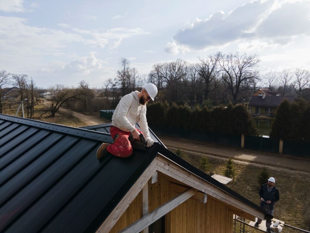 Emergency Roof Repair Specialist in Tampa FL